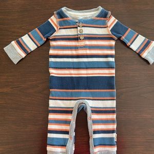Burts Bees baby outfit
